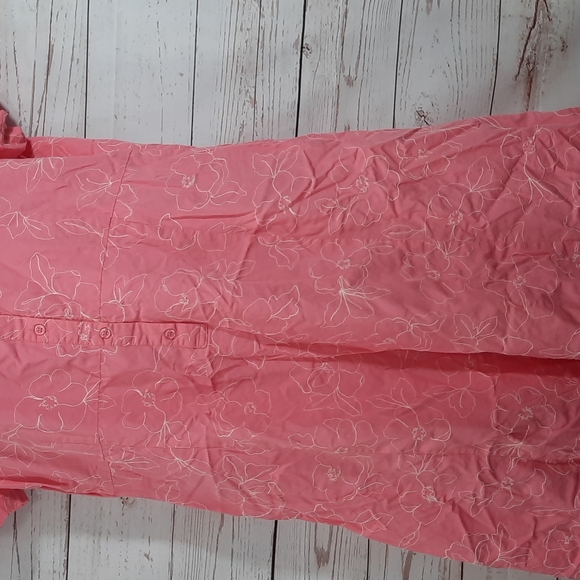 Chelsea Studio Dress - Picture 3 of 9